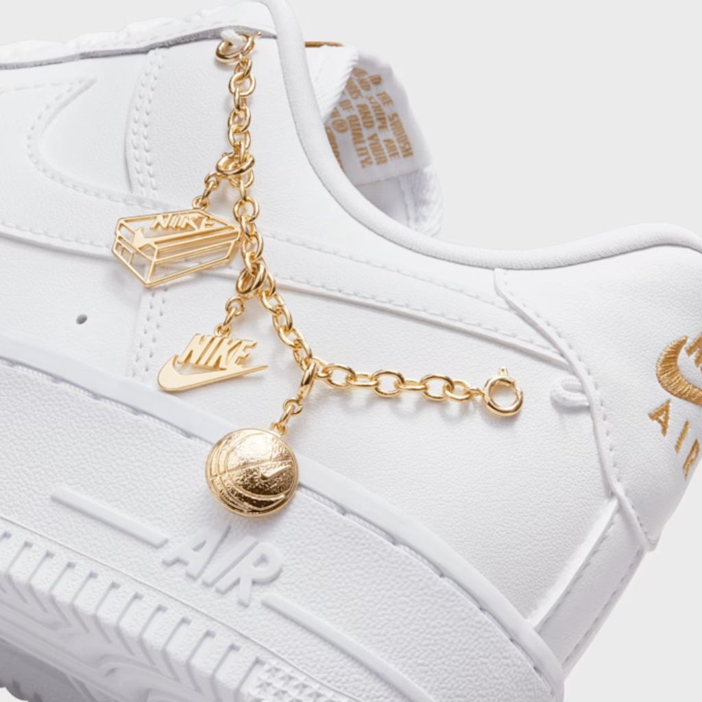 Nike Air Force 1 Low LX Bianco con catena DD1525 100