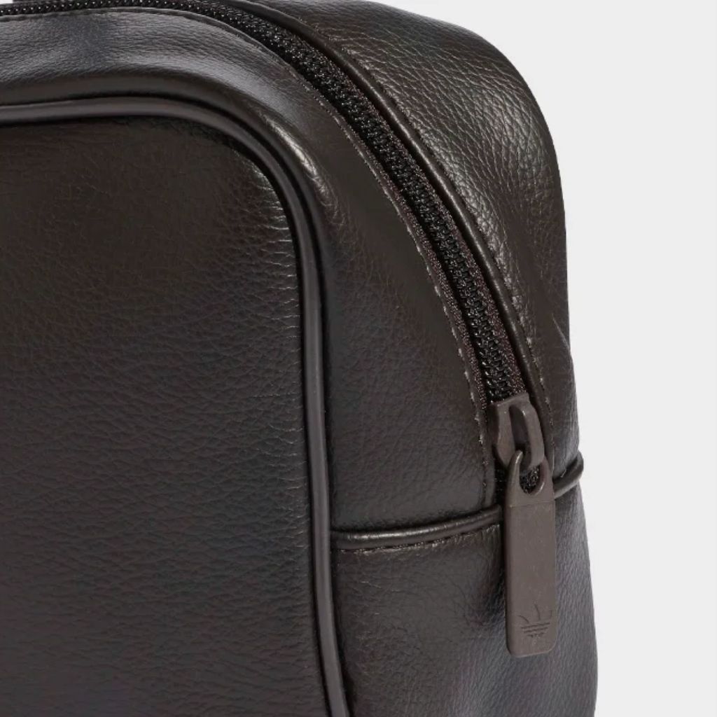 Borsa a spalla Adidas Originals Adicolor Elongated Airliner marrone