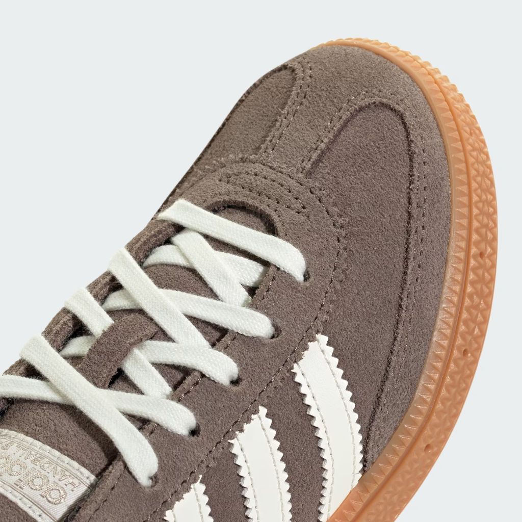 Sneaker adidas Handball Spezial grigio-marrone con suola gum