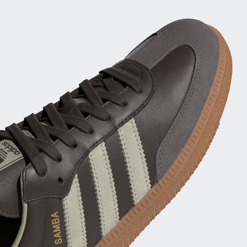 Sneaker Adidas Samba testa di moro con strisce panna