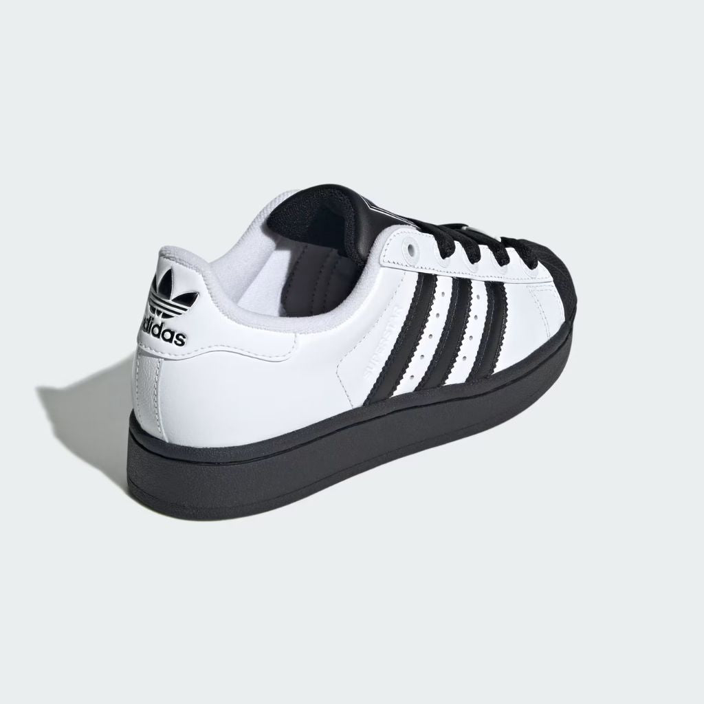Sneaker adidas Superstar bianca e nera