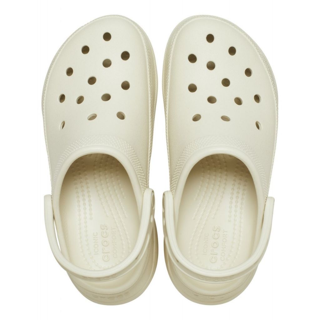 Zoccolo Crocs Classic Bae beige con suola platform e cinturino al tallone