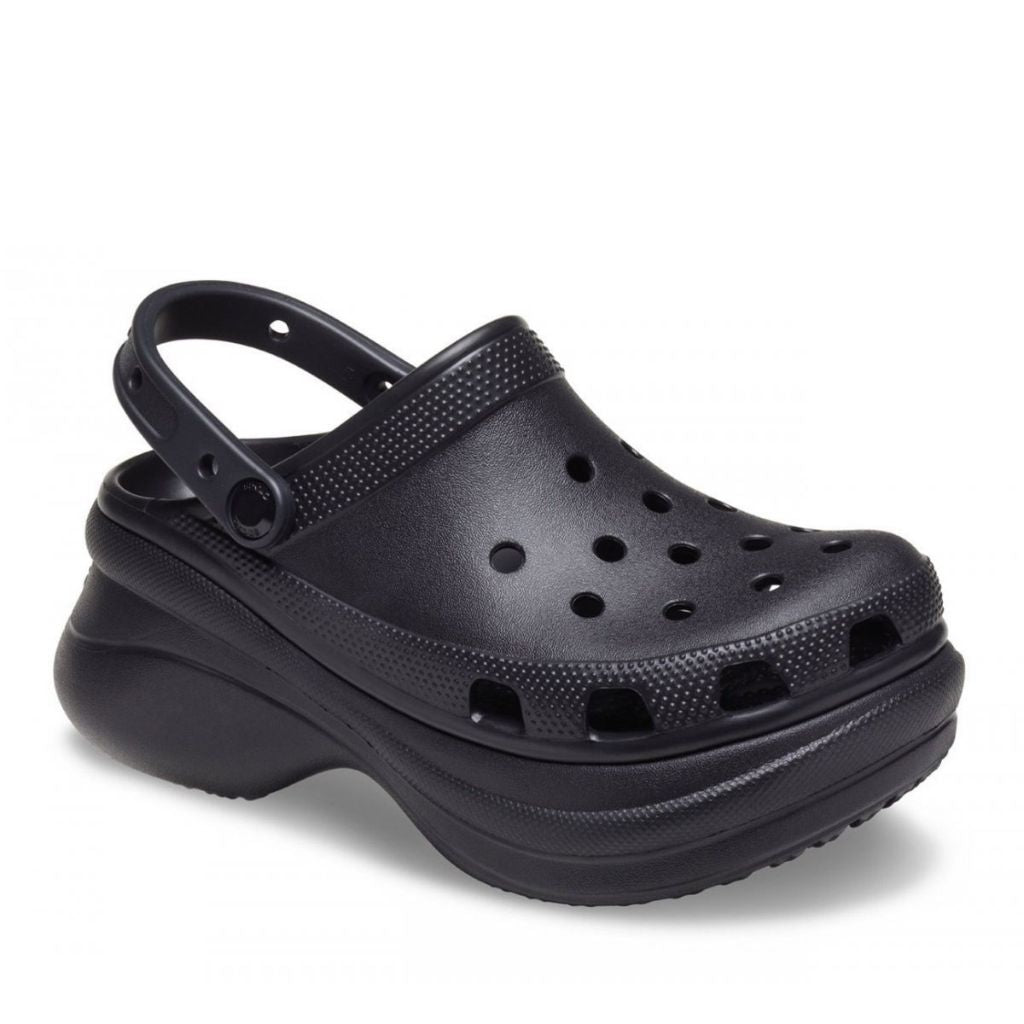 Zoccolo Crocs Classic Bae nero con suola platform e cinturino al tallone