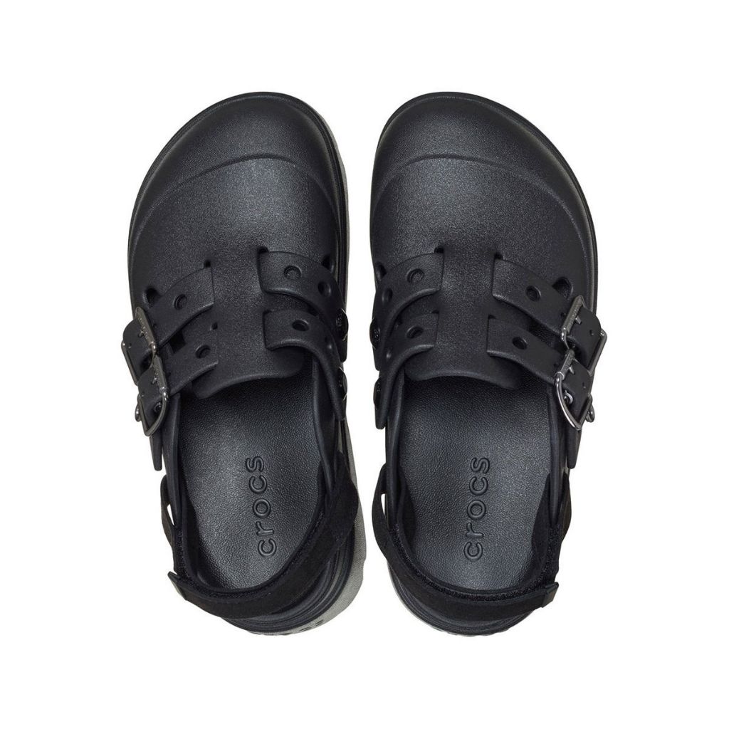Clog Crocs Loaferette nero con suola platform, due fibbie e cinturino posteriore