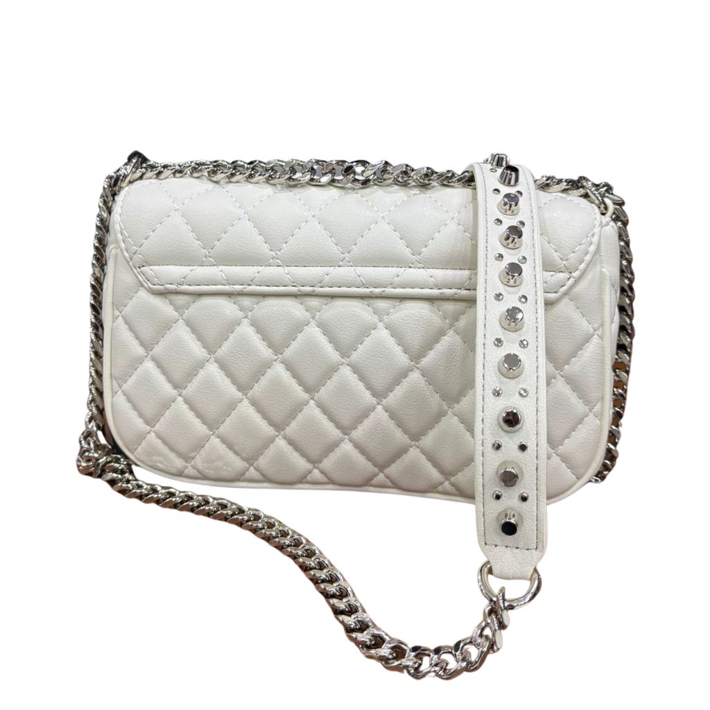Borsa a tracolla CULT Girlschool bianca in ecopelle trapuntata con catena e borchie silver