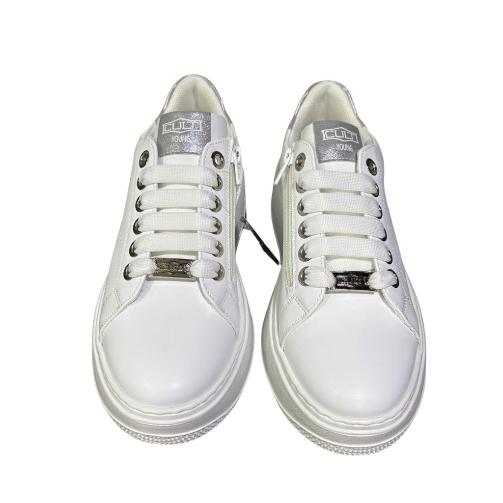 Sneakers bianche Cult in ecopelle con dettagli argento, tallone con stampa pitonata e cerniera interna.