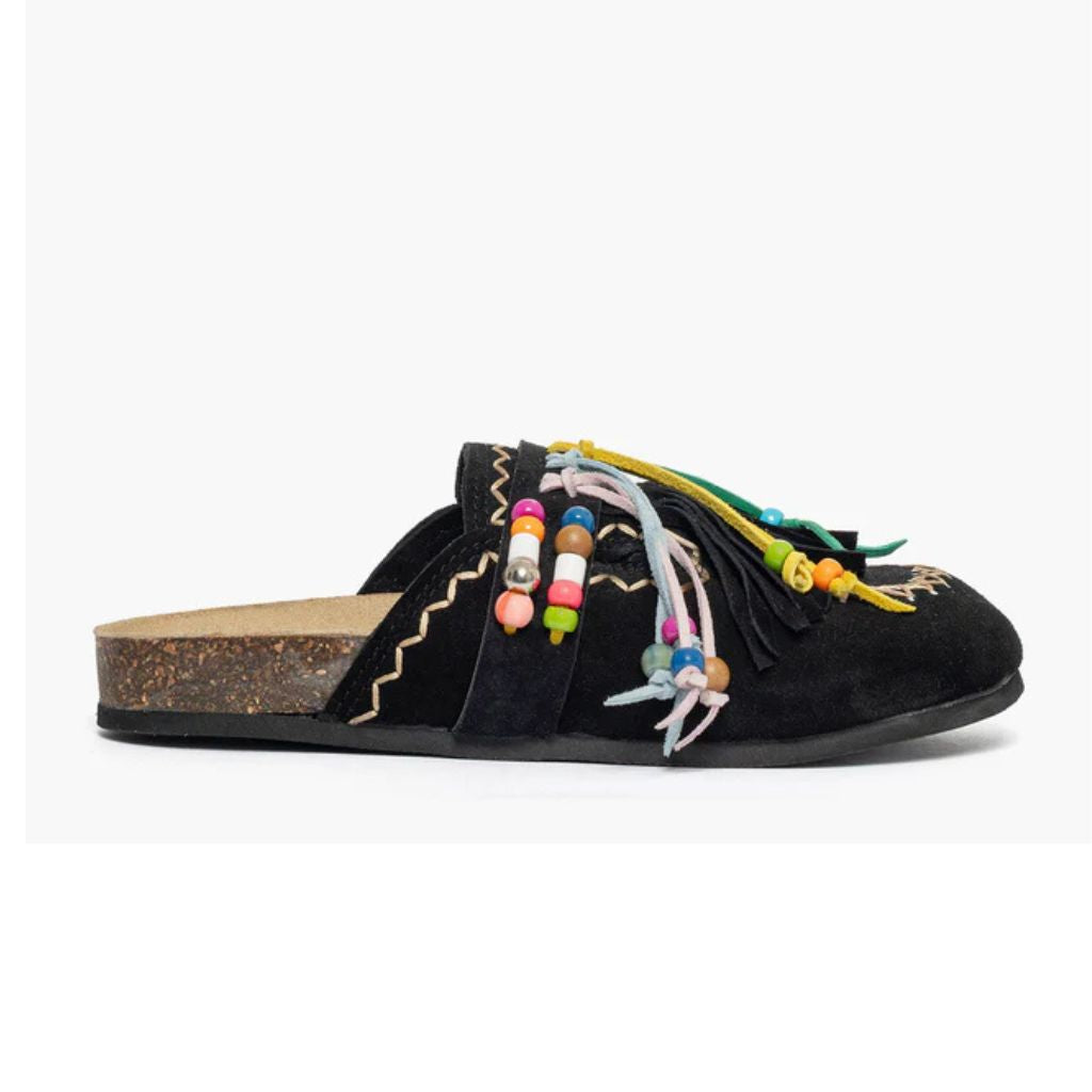 Mule Gagliotta in camoscio nero con frange, perline multicolor e laccetti colorati, suola sughero 4 cm.