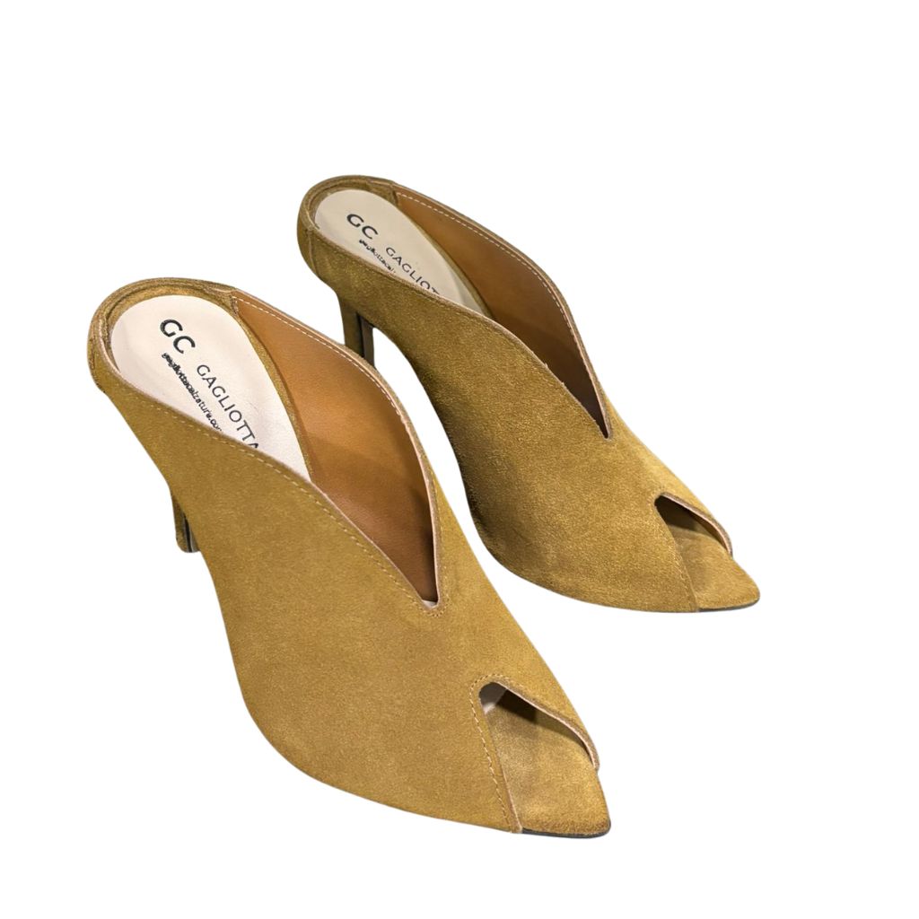 Sabot mule in camoscio cuoio con tacco a spillo 10 cm e scollatura a V