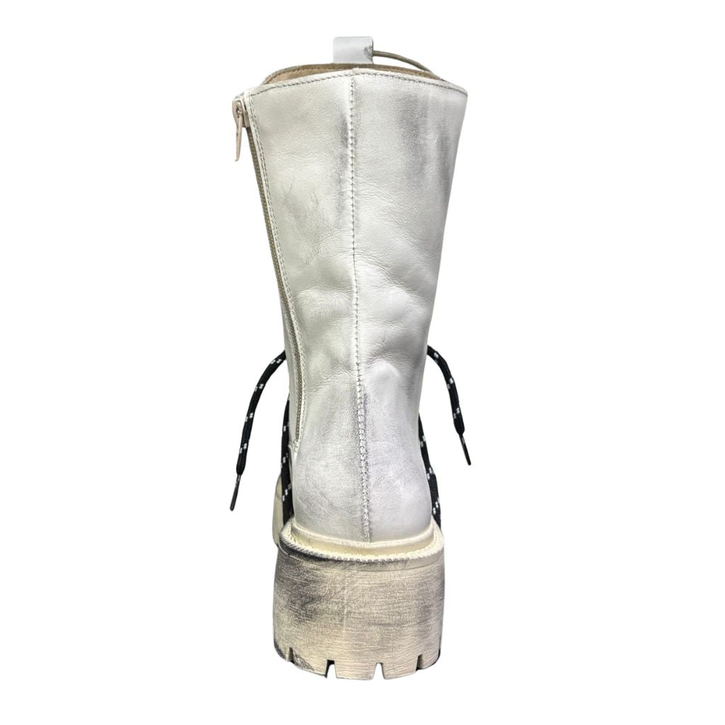 Stivale combat Gagliotta bianco vintage in pelle con lacci, corda intrecciata e suola carrarmato.