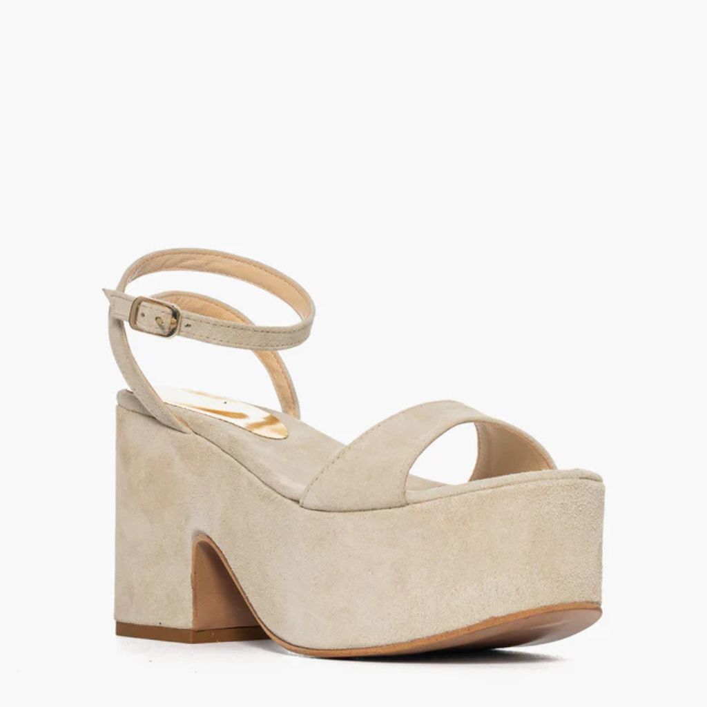 Sandalo Gagliotta in camoscio beige chiaro con zeppa alta 10.5 cm
