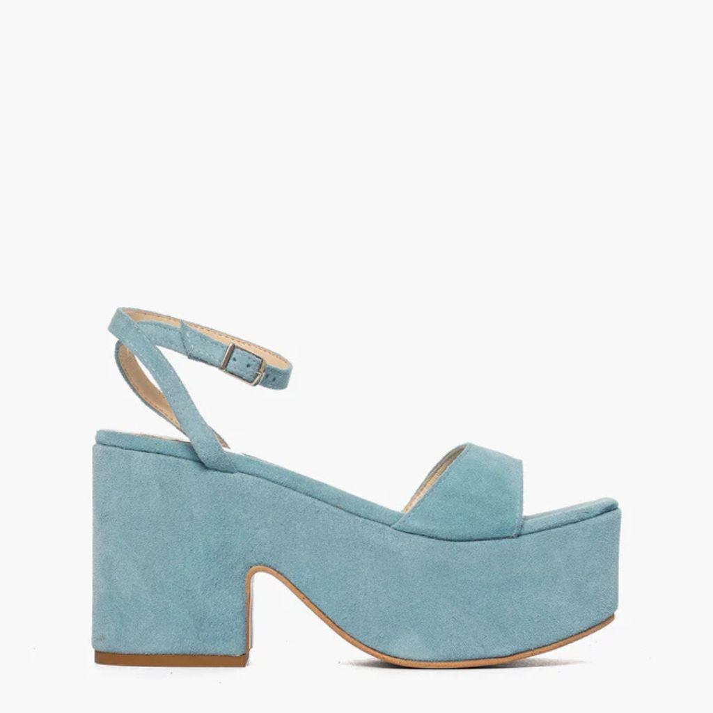 Sandalo Gagliotta in camoscio celeste pastello con zeppa alta 10.5 cm