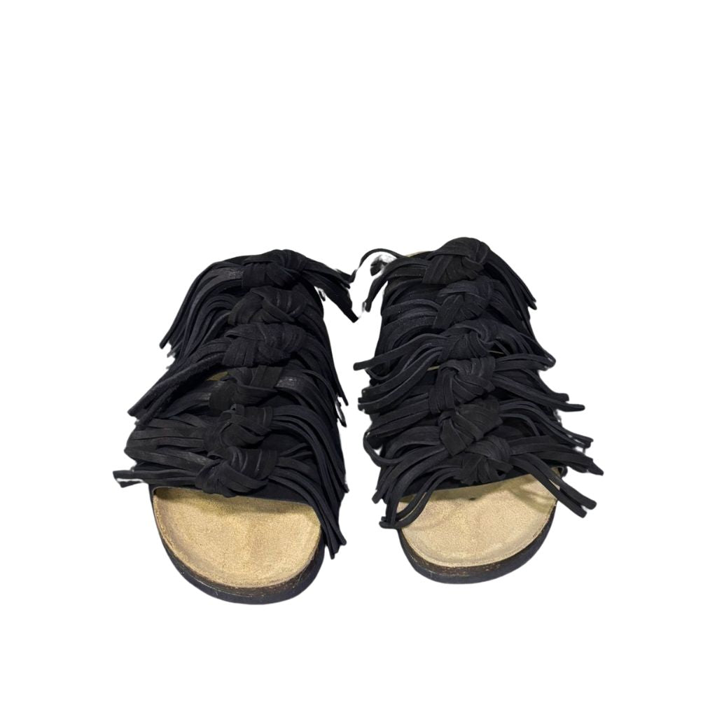 Ciabatta comfort Gagliotta modello Roberta in camoscio nero con fascia ricoperta di frange annodate e suola alta 3 cm.