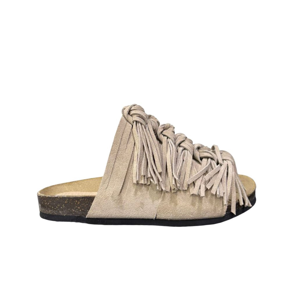 Ciabatta Gagliotta modello Roberta in camoscio taupe con fasce imbottite incrociate e suola confortevole alta 3 cm.