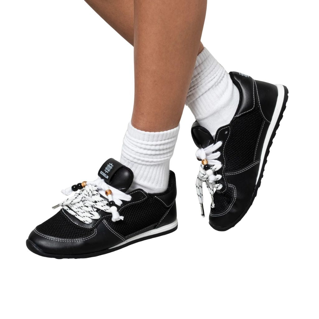 Sneakers Gioselin LOW nere con lacci trekking decorativi, mesh e pannelli in ecopelle