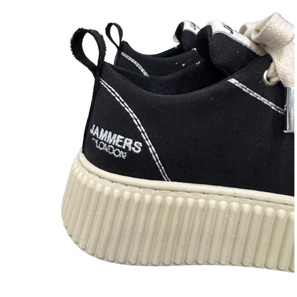 Sneaker Jammers London in canvas nero, punta bianca, suola platform 5 cm.