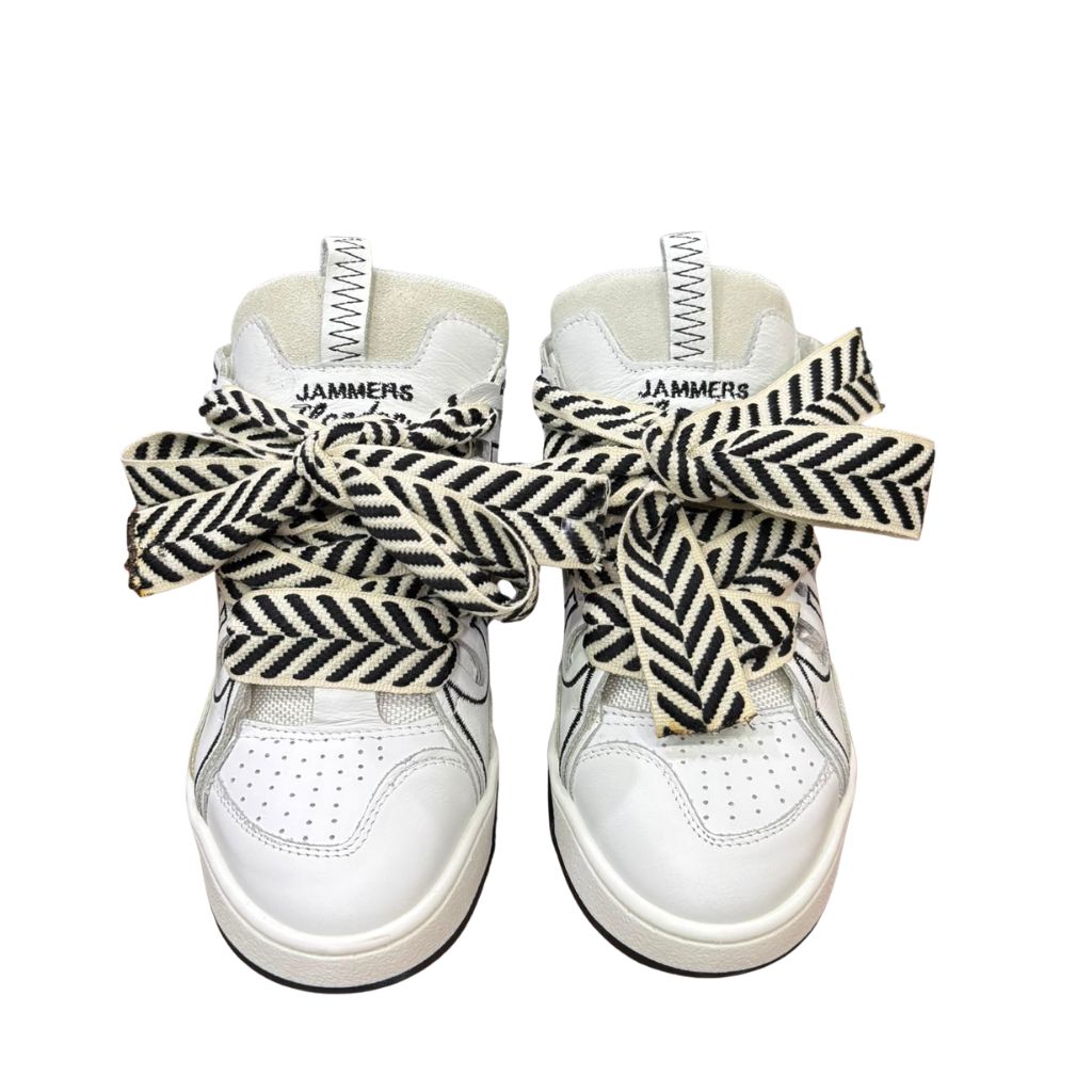 Sneaker Jammers London bianca nera con ricami onde e lacca righe