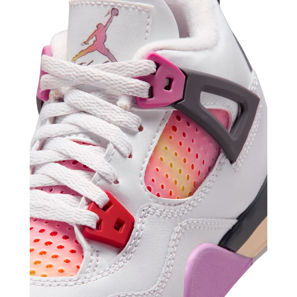 Sneakers Nike Air Jordan 4 PS bianche con dettagli rosa e rossi e suola lilla