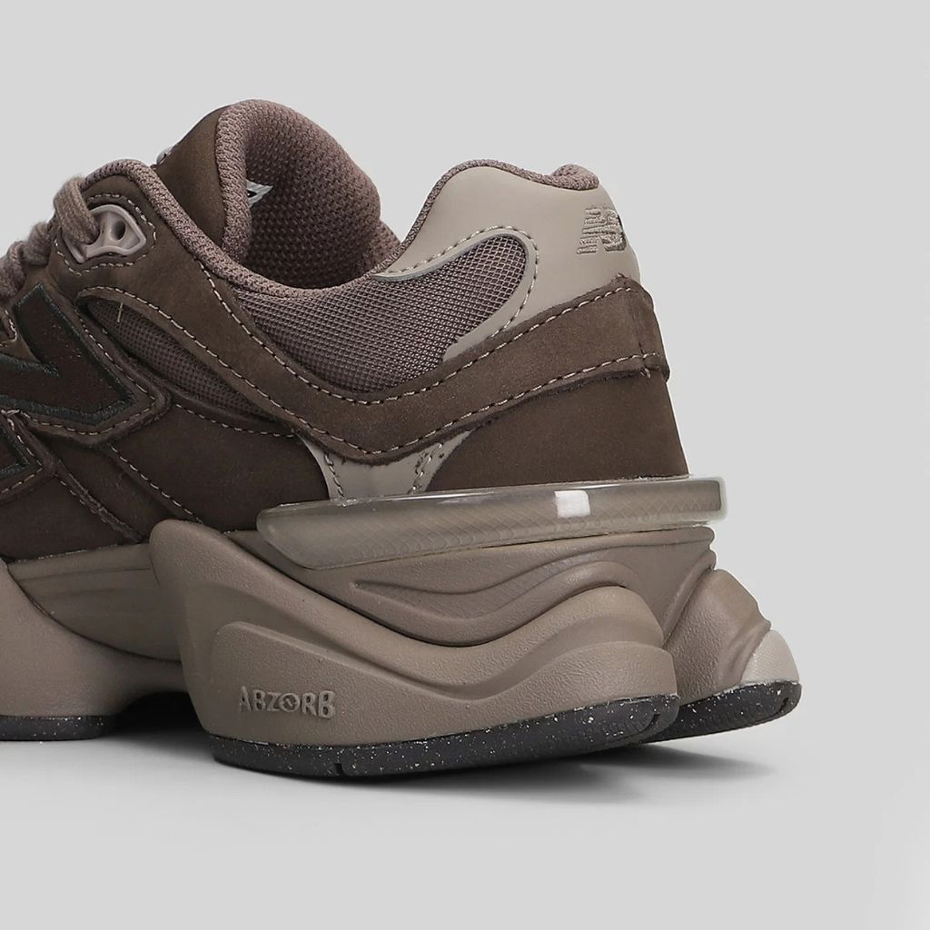 Sneaker New Balance 9060 total brown chunky