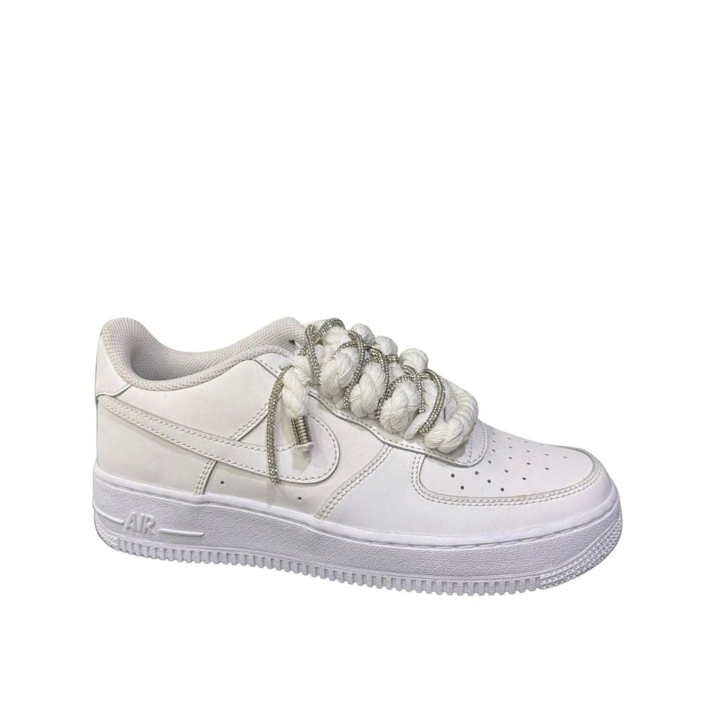 Nike Air Force 1 Low bianca con lacci corda e strass
