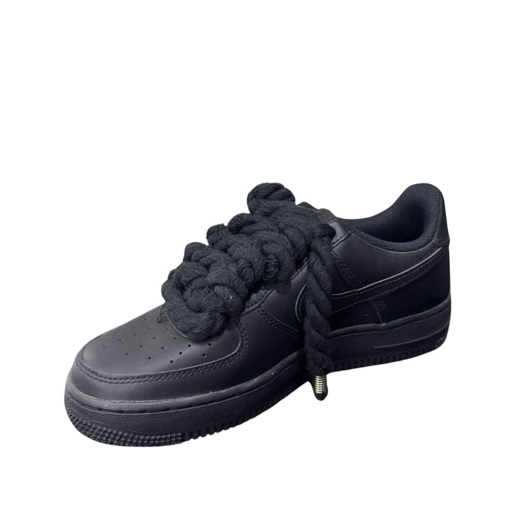Nike Air Force 1 Low nera unisex con lacci in corda