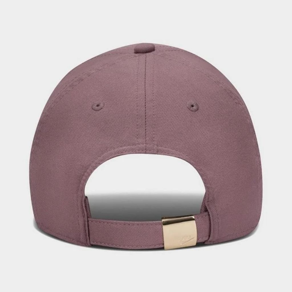 Cappello Nike Club Dri-FIT color rosa cipolla con visiera curva