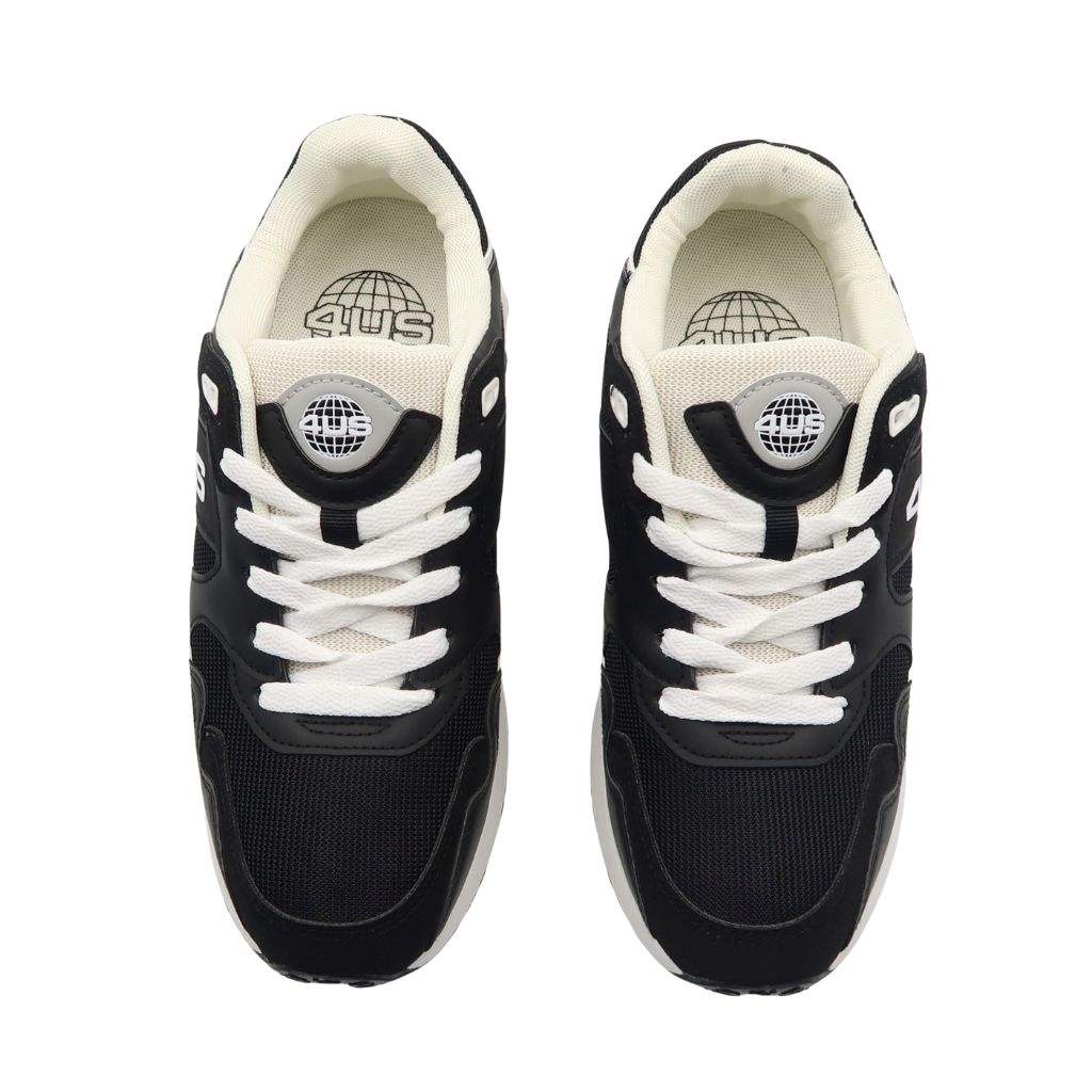 Sneakers da uomo Paciotti 4US nere in mesh e ecopelle con dettagli e loghi bianchi in contrasto, complete di suola running ammortizzata.