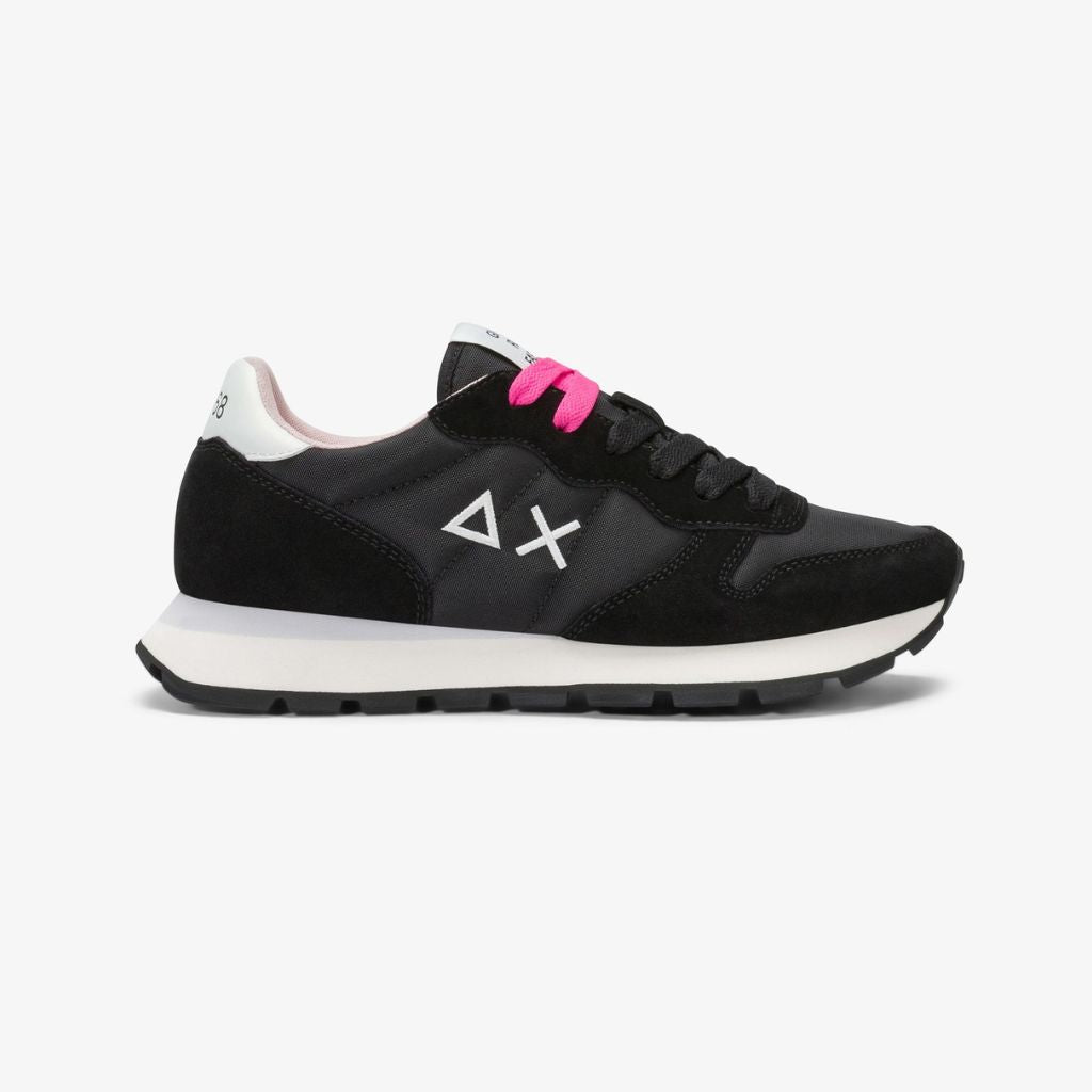 Sneaker Sun68 Ally Solid nera donna - mesh con riporti scamosciati, logo bianco e laccio fucsia
