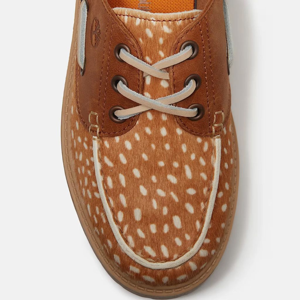 Scarpa da barca Timberland Stone Street con plateau in pelle e inserti con pelo maculati