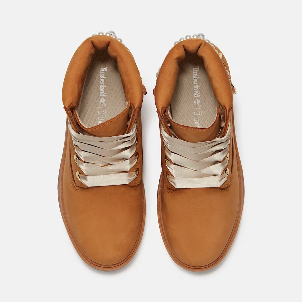 Stivale Timberland wheat con charm perle e suola platform