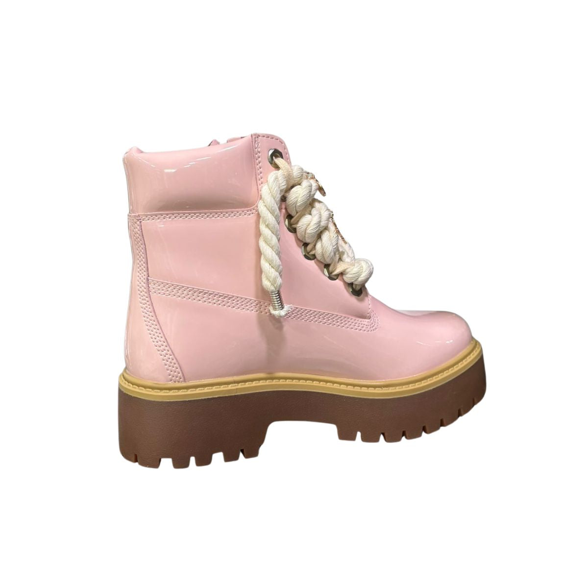 Stivale Timberland Platform Stone Street in vernice rosa cipria con lacci a corda intrecciata e charm in metallo rose gold su suola platform