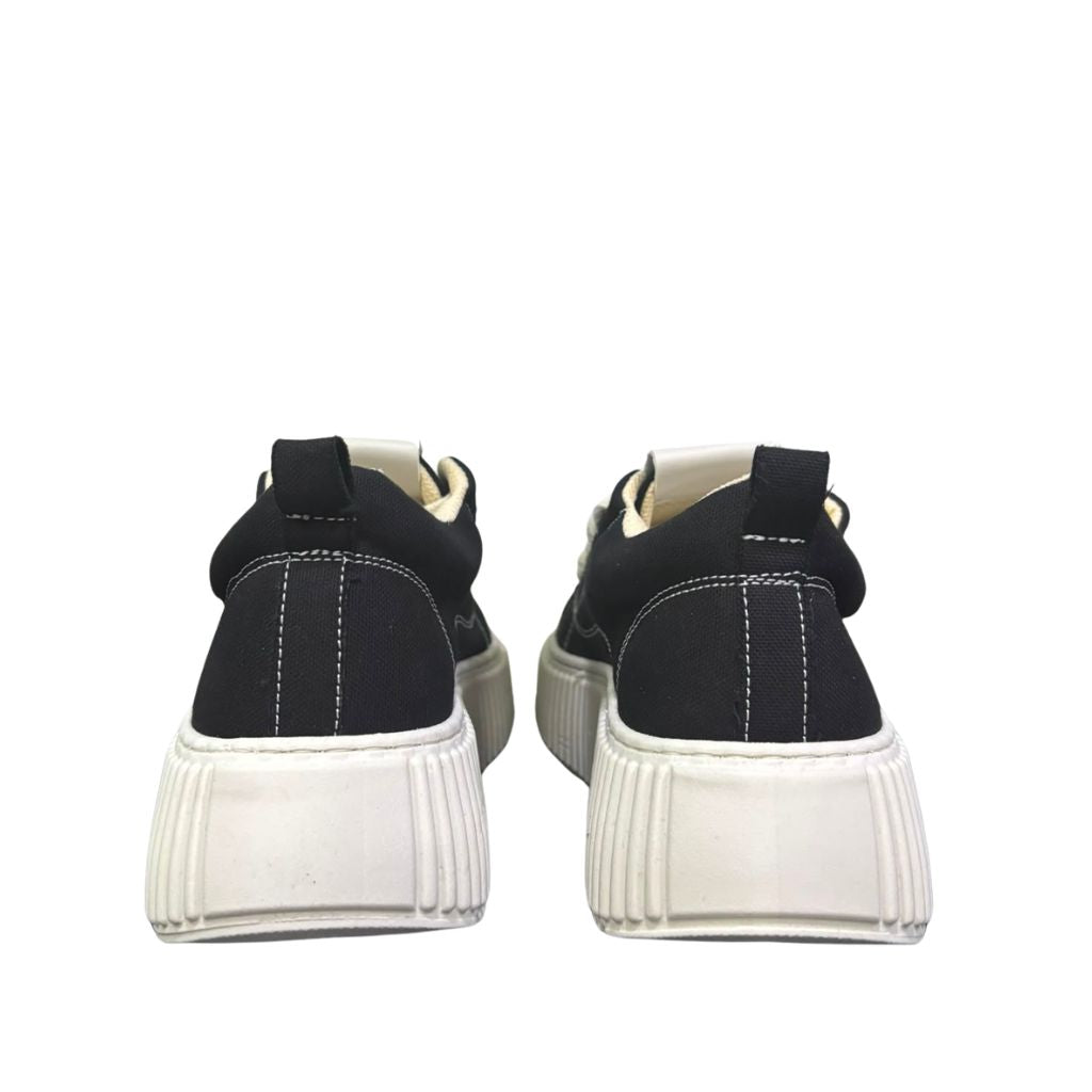 Sneaker uomo Unsolved tela nera cap toe suola e lacci beige