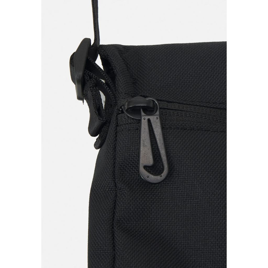 Nike Borsa Tracolla Nero Cw9300 010