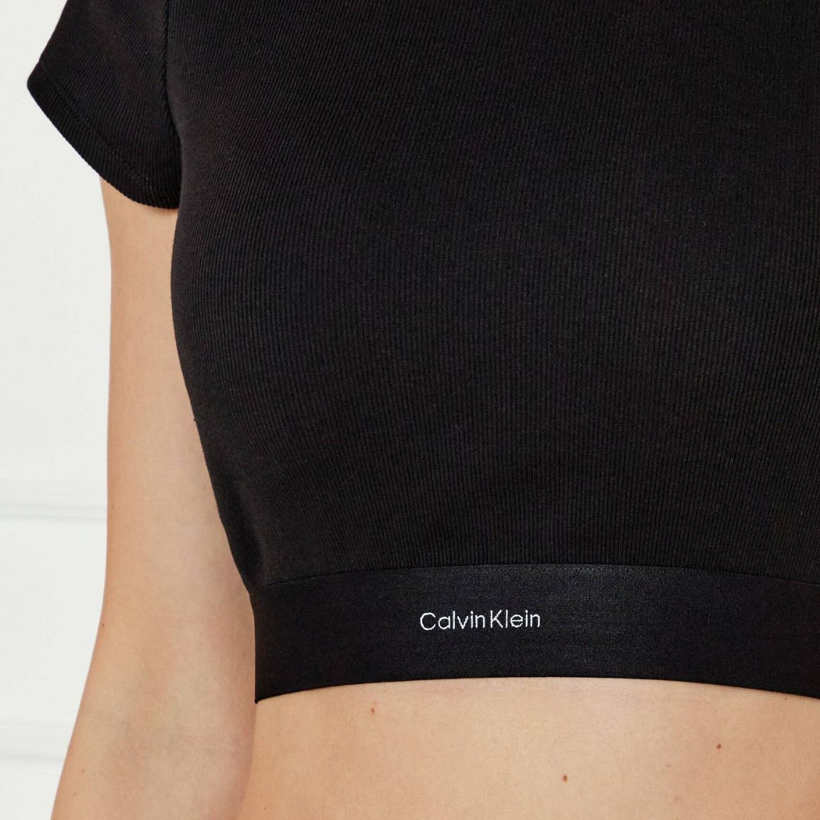 Calvin Klein T-shirt Crop Black LV00QS7349 UB1