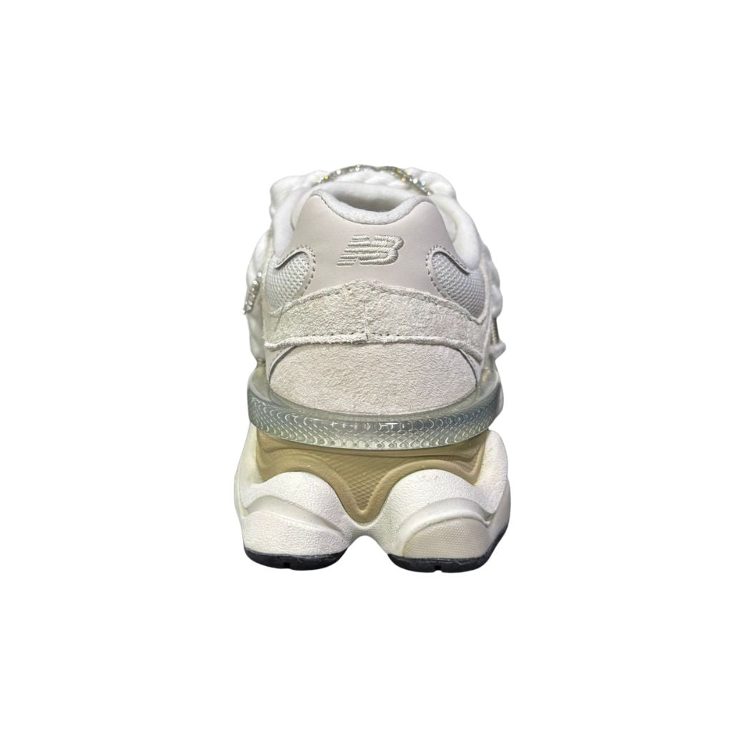 New Balance 9060 Sea Salt Moonbeam Corda e Brillantini U9060WHT