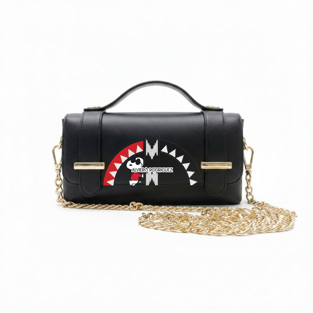 Borsa Alviero Rodriguez Chery Logo Rosso con un personaggio cartoon e uno squalo grafico rosso e bianco su fondo nero