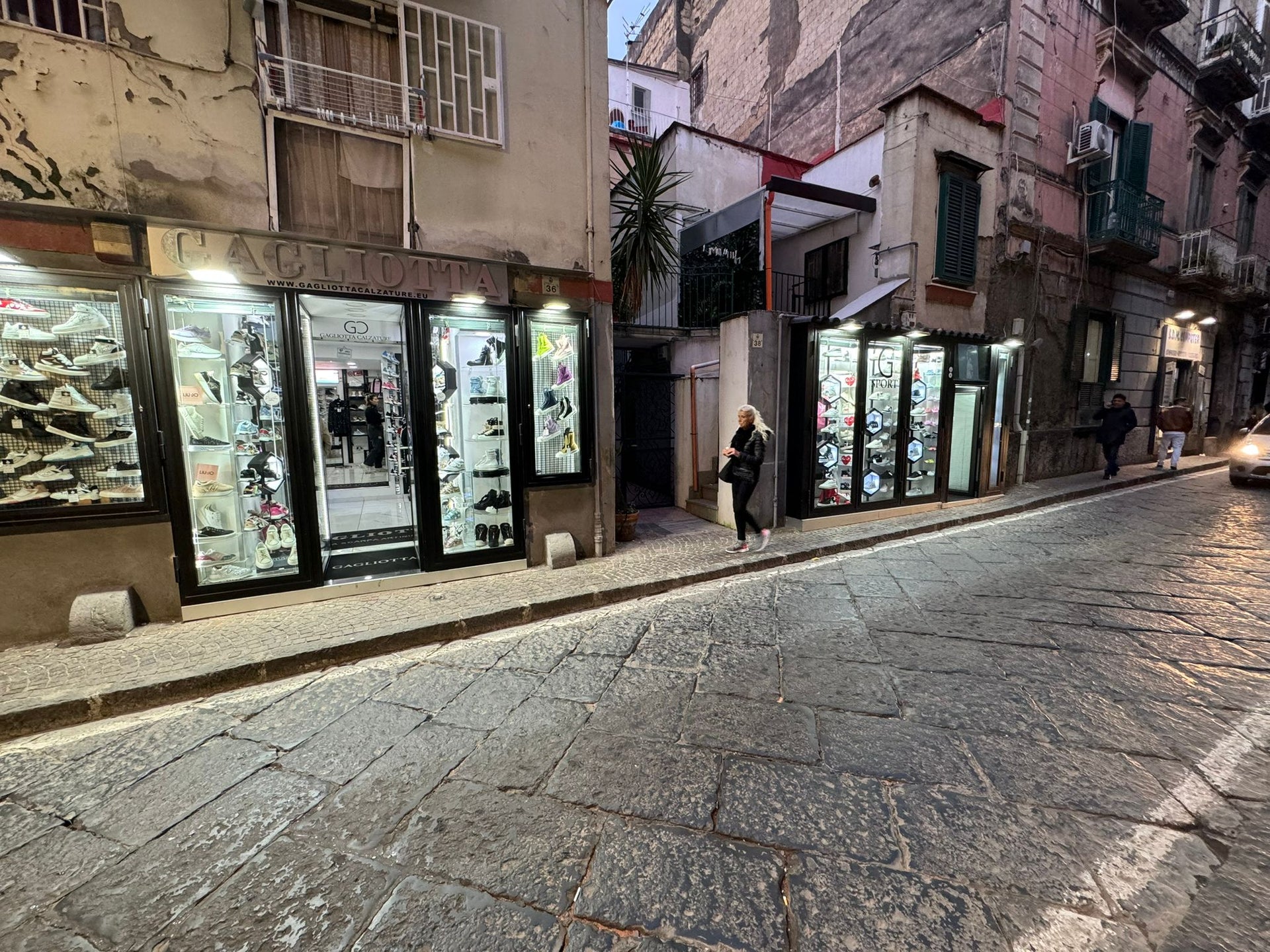 Gagliotta Calzature - Negozio di scarpe a Napoli, tradizione dal 1900