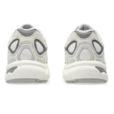 ASICS Gel-NYC bambino cream e grigio in mesh e scamosciato con suola GEL chunky.