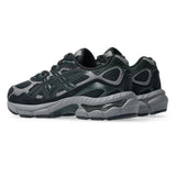 Sneaker ASICS GEL-NYC PS da bambino, tomaia multicolore con dettagli dentellati.