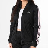 Tuta Adidas nera, giacca bomber e pantaloni con bande rosa