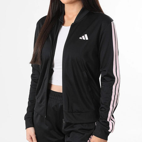 Tuta Adidas nera, giacca bomber e pantaloni con bande rosa