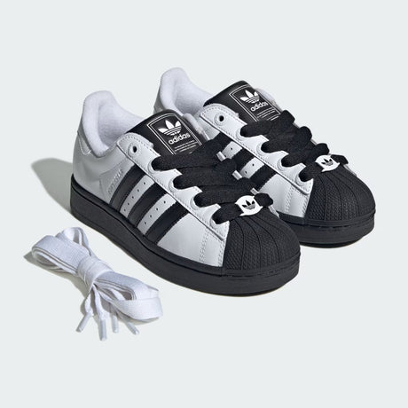 Sneaker adidas Superstar bianca e nera