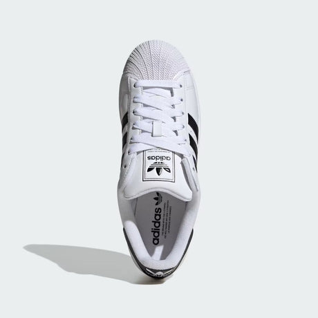 Sneaker Adidas Superstar bianca nera punta conchiglia