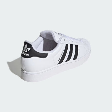 Sneaker Adidas Superstar bianca nera punta conchiglia