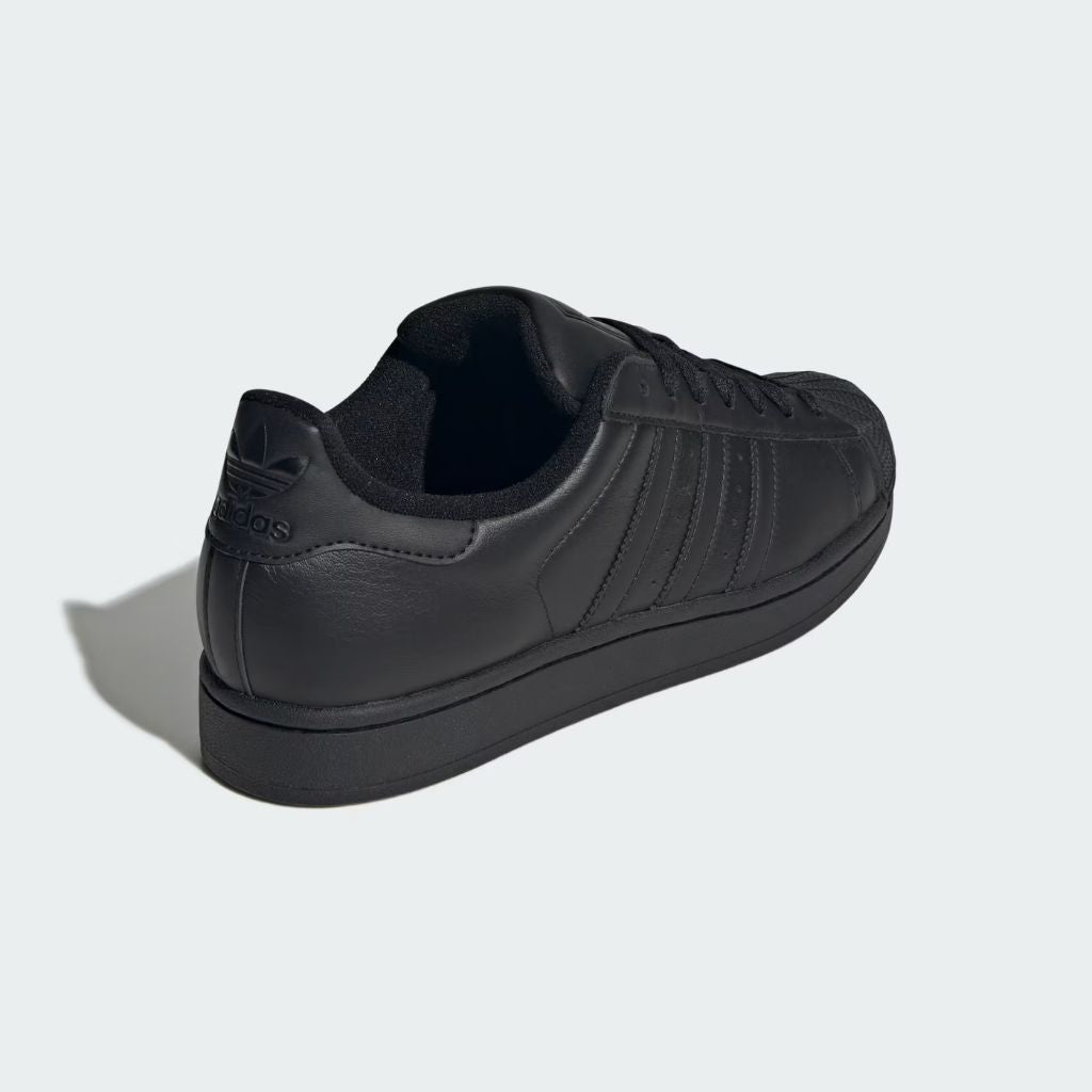 Sneaker adidas Superstar total black