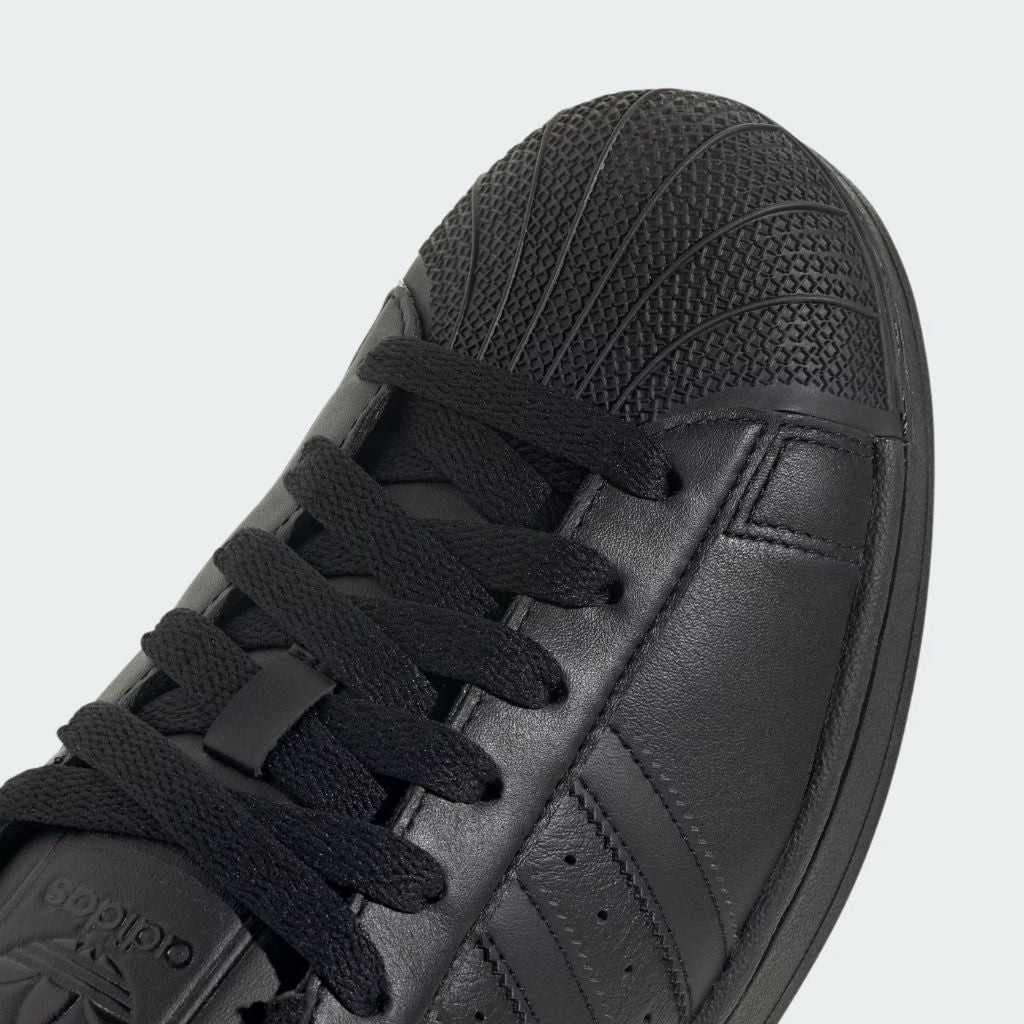 Sneaker adidas Superstar total black