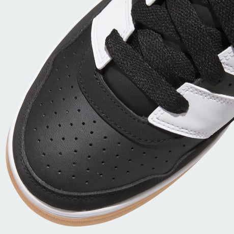 Sneaker adidas Turnaround nera e bianca con suola gum