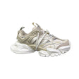 Sneaker Adidas XLG Runner Deluxe IH7799 in beige e bianco con suola chunky oversize, tomaia multimateriale e silhouette ispirata al running degli anni 2000