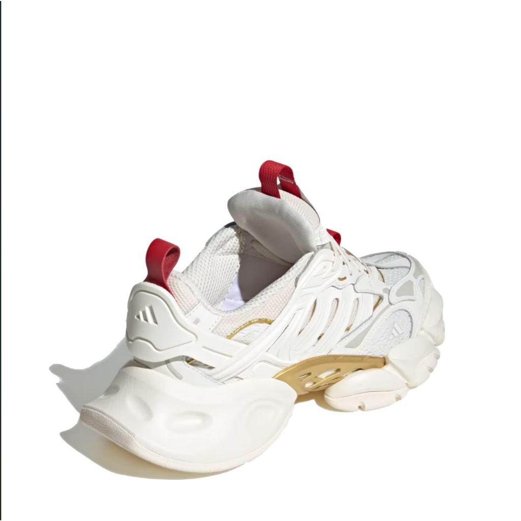 Adidas XLG Runner Deluxe bianco sporco con dettagli oro metallizzato e rosso