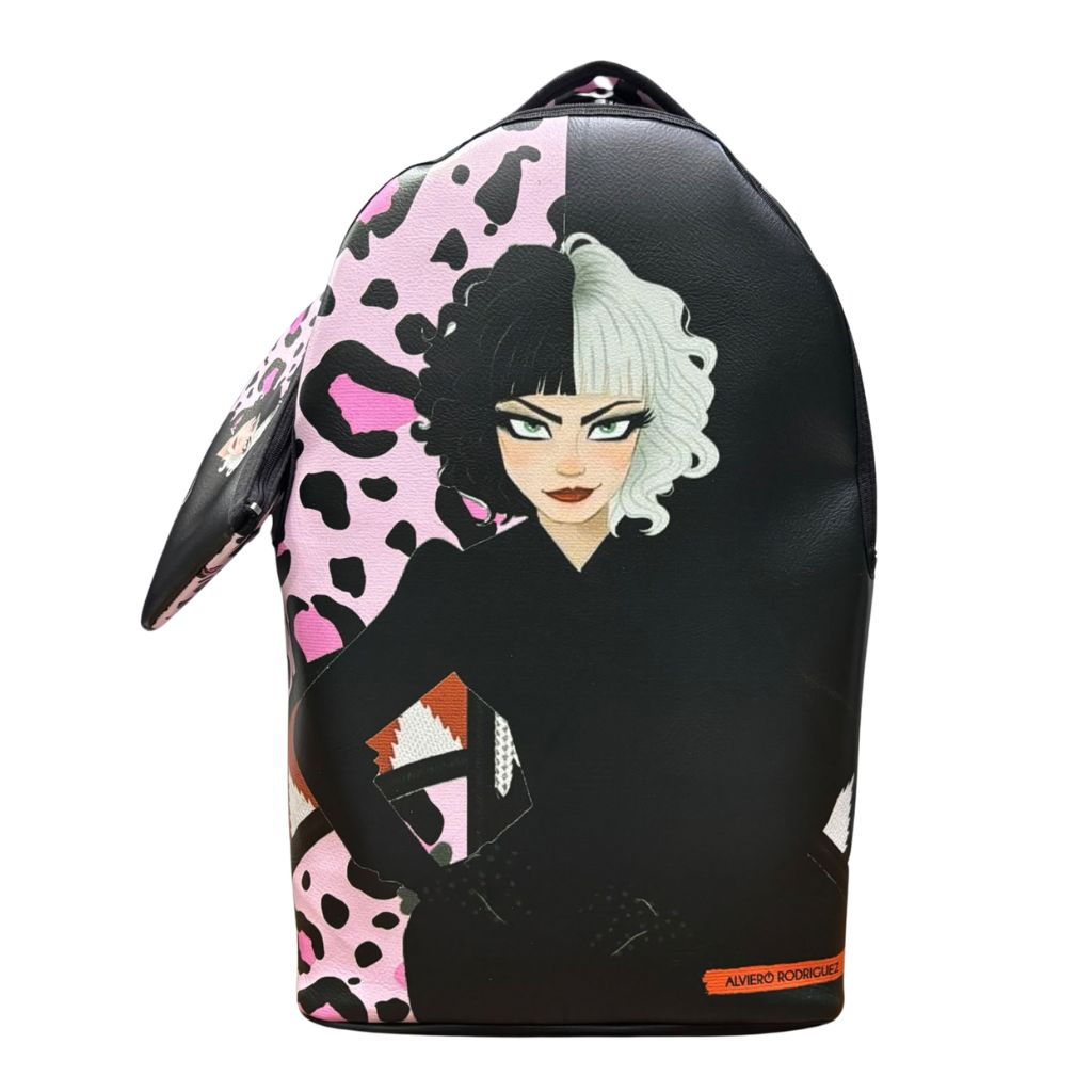 Zaino nero con illustrazione di donna dai capelli bicolore e stampa animalier rosa