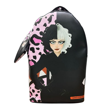 Zaino nero con illustrazione di donna dai capelli bicolore e stampa animalier rosa